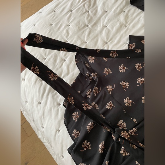 Loft Plus all over print black wrap blouse 20 - Picture 4 of 5